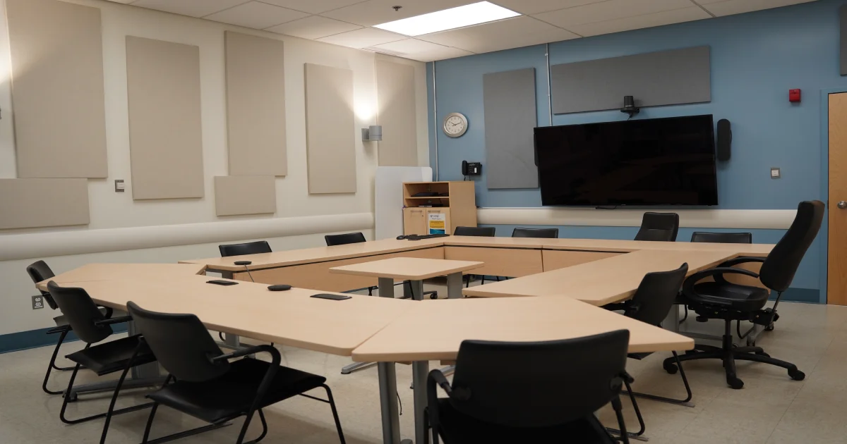 La salle où se déroulent les télécomparutions à l’Institut national de psychiatrie légale Philippe-Pinel à Montréal.